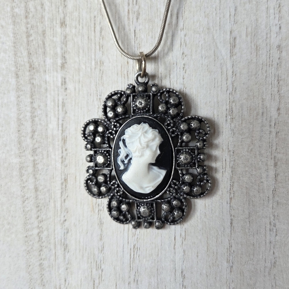 Vintage Cameo Pendant Black And White With Dark Metal